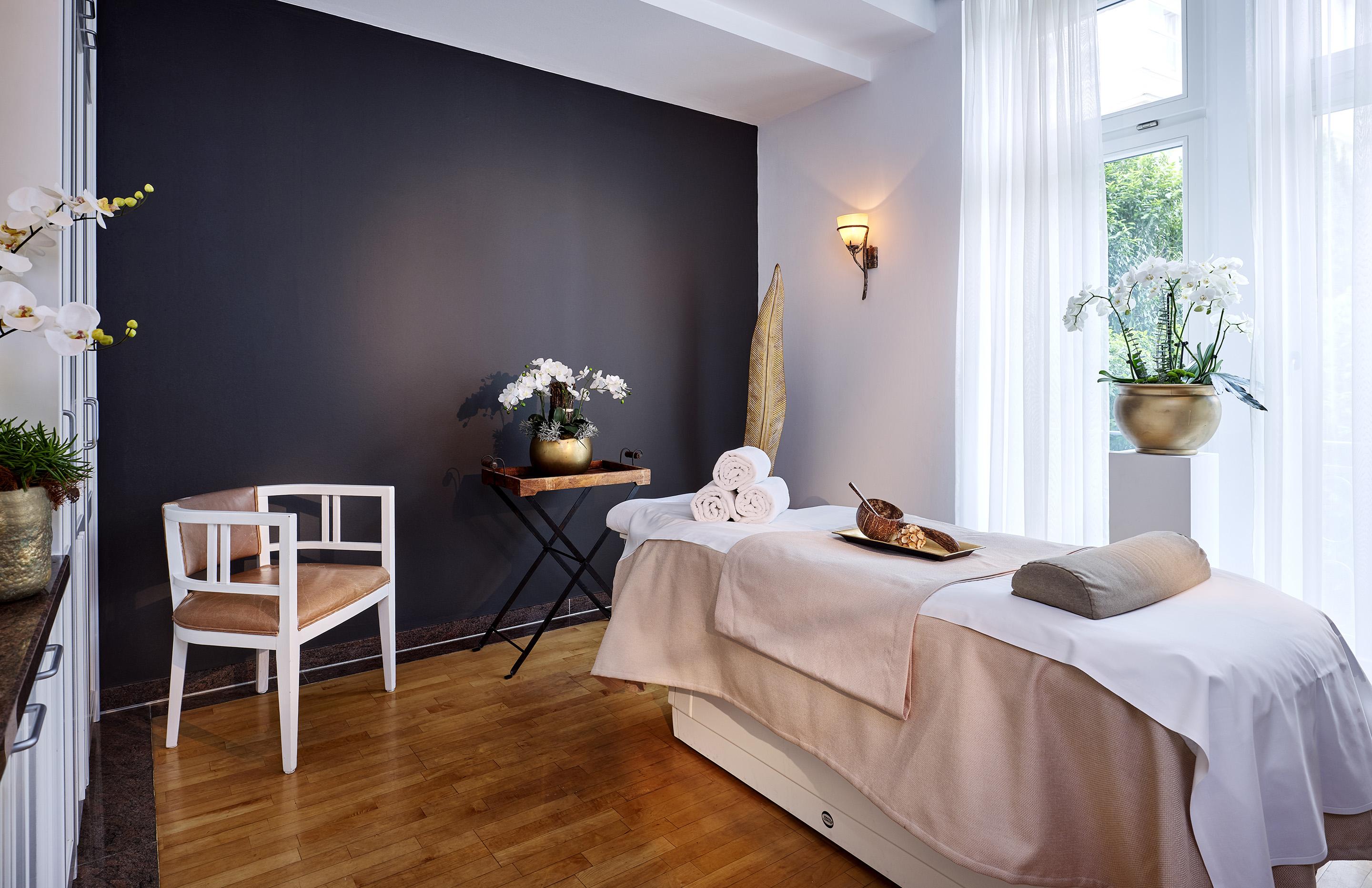 Maison Messmer - Ein Mitglied Der Hommage Luxury Hotels Collection Baden-Baden Exterior photo A treatment room at the spa