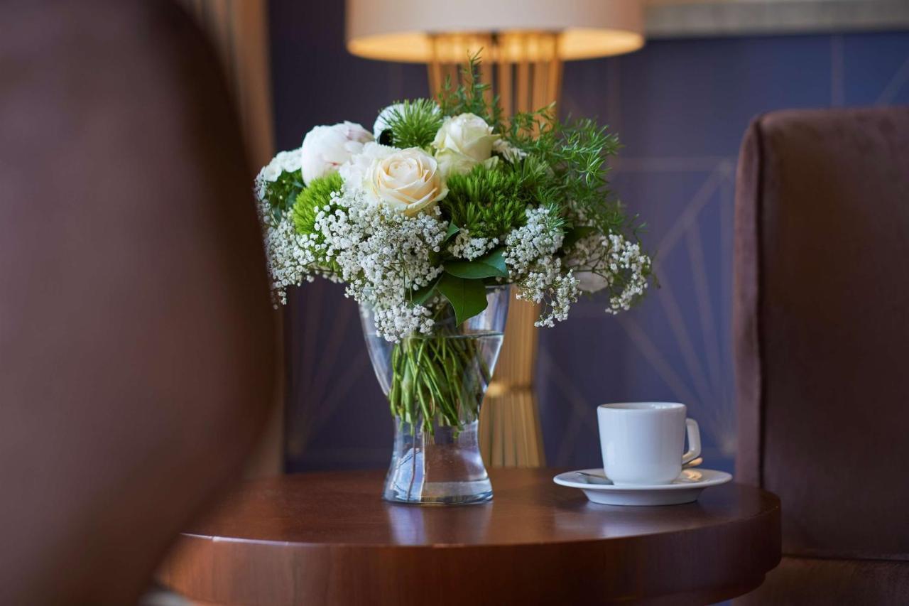 Maison Messmer - Ein Mitglied Der Hommage Luxury Hotels Collection Baden-Baden Exterior photo A bouquet of flowers
