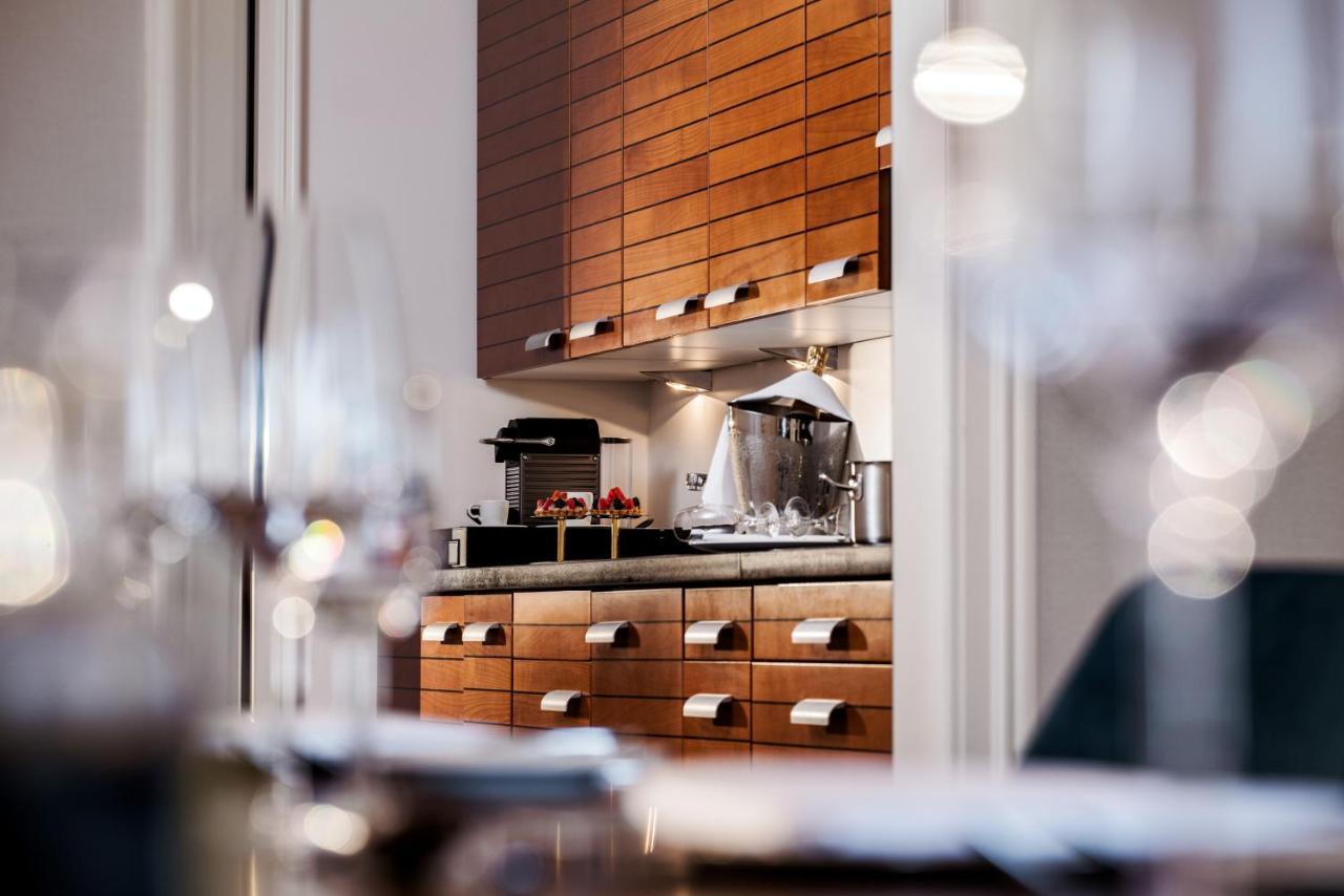 Maison Messmer - Ein Mitglied Der Hommage Luxury Hotels Collection Baden-Baden Exterior photo A coffee machine in a coffee shop