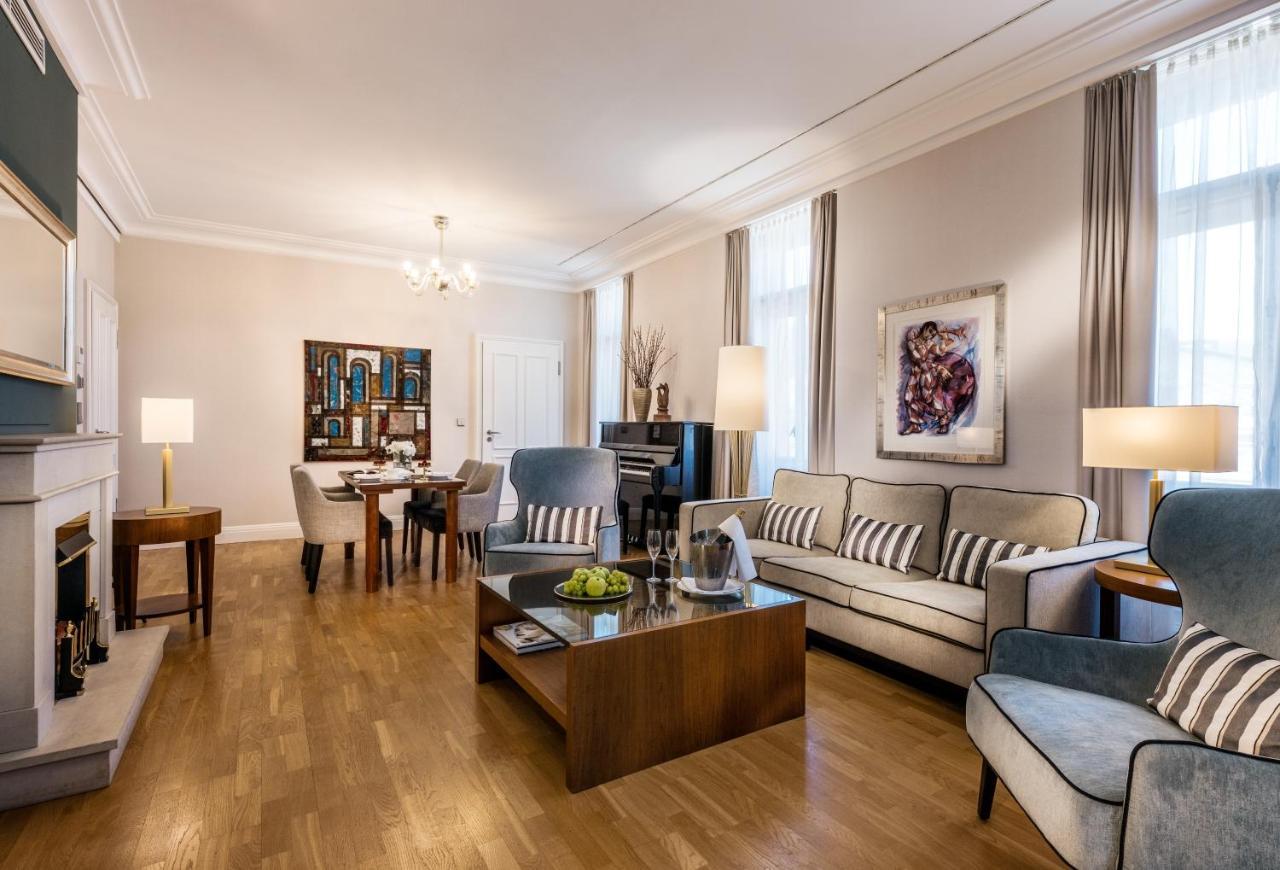 Maison Messmer - Ein Mitglied Der Hommage Luxury Hotels Collection Baden-Baden Exterior photo A suite at the Mandarin Oriental, Munich